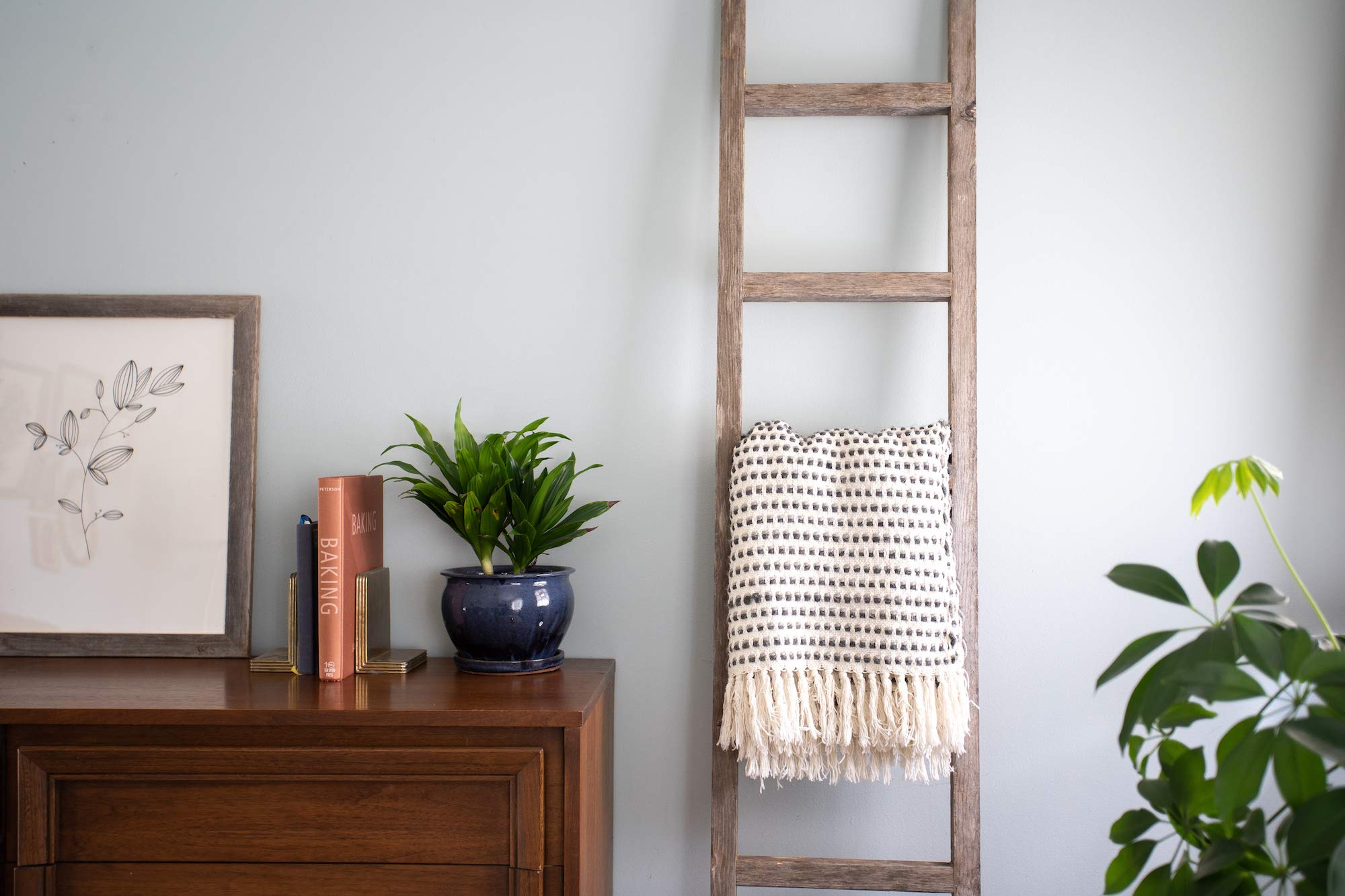 BarnwoodUSA Rustic Farmhouse Decorative Ladder - Our 6 ft Ladder can be Mounted Horizontally or Vertically and is Crafted from Upcycled Wood | No Assembly Required | Weathered Gray - Image 4